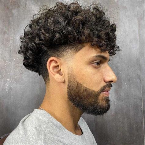 taper cheveux bouclés long|Taper cheveux : définition, sur cheveux longs et bouclés